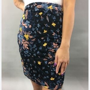 ANN TAYLOR LOFT FLORAL SKIRT - EUC